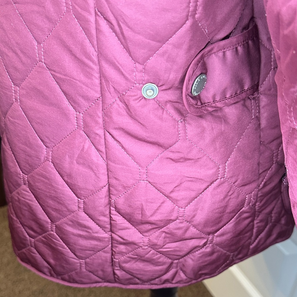 Eddie Bauer Women's Burgundy Quilted Puffer Jacket - Picture 5 of 7